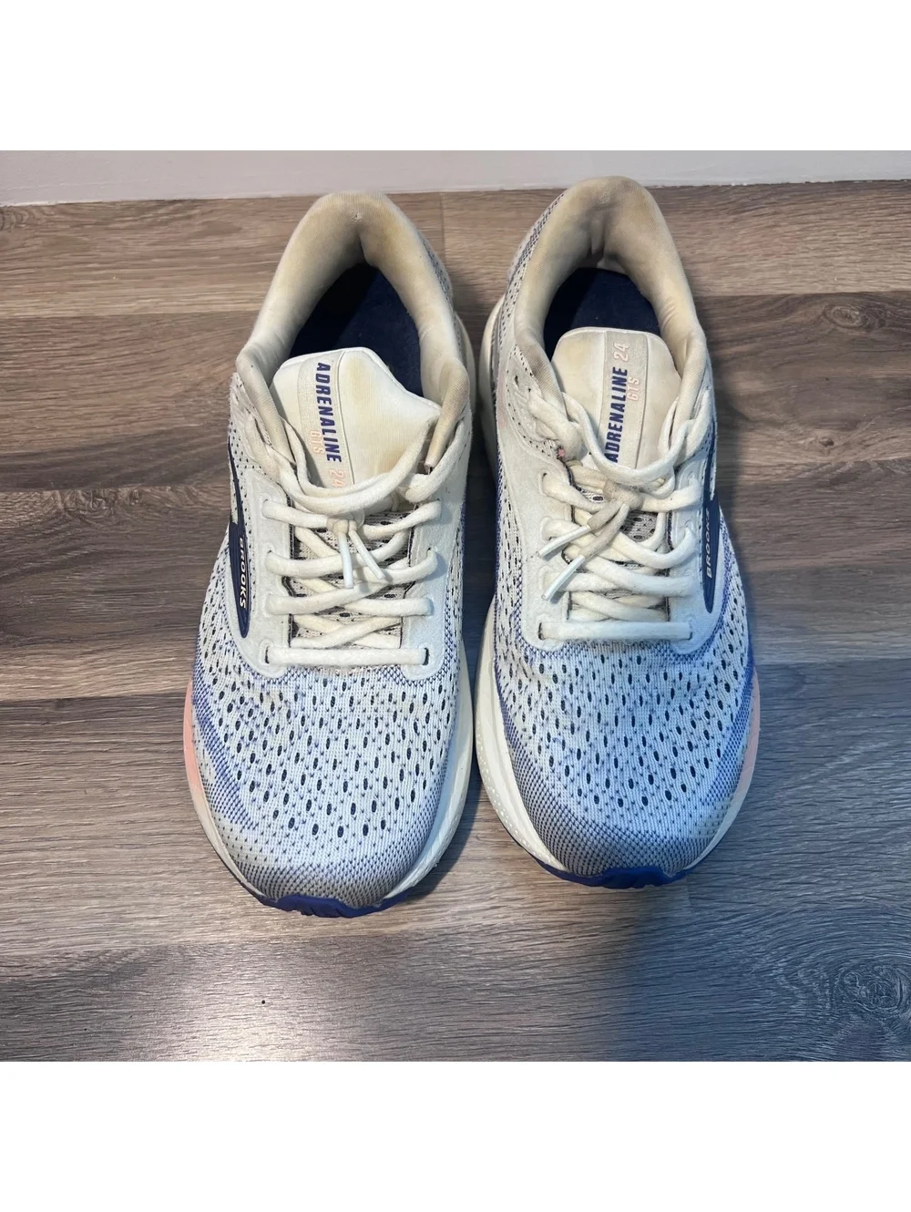 Brooks Women's Size 8